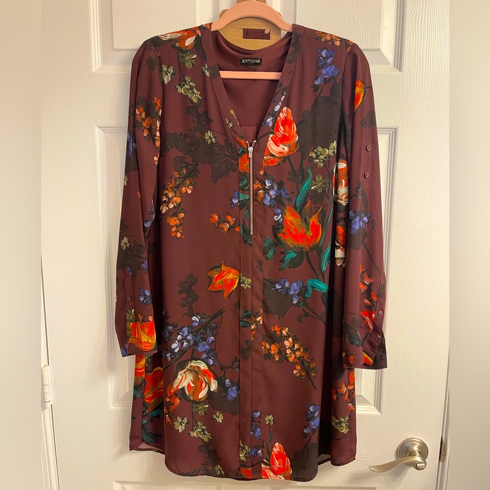 Express Shirtdress with Optional Tie Waist; Convertible sleeves; Sz M;
